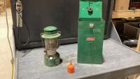 COLEMAN CAMP LANTERN IN A CASE