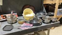 BLACK LIDDED TOTE W/ KETTLE, POTS, FRY PAN, PLASTIC BOWLS, GRILLING SHEETS
