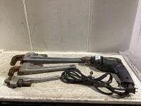 SHOP BOX W/ (3) RIDGID PIPE WRENCHES & BLACK+DECKER PROFESSIONAL CORDED DRILL
