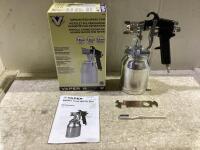 SIPHON FEED SPRAY GUN