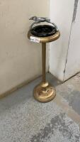 VINTAGE STAND ASHTRAY
