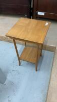 SMALL VINTAGE SIDE TABLE W/ 2 LAYERS