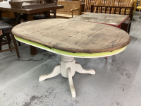 SINGLE PEDESTAL TABLE