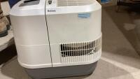 HOLMES COOLING MIST HUMIDIFIER