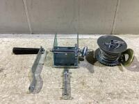 HAND CRANK WINCH