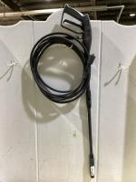 WATER PRESSURE HOSE W/ SPRAY GUN