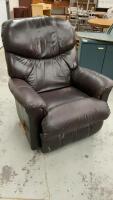 LA-Z-BOY RECINING CHAIR