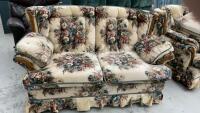 FLORAL LOVE SEAT