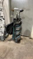 AMANATI BAG W ASSORTED GOLF CLUBS AND GOLF BALLS