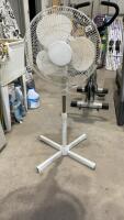 WHITE METAL STAND UP FAN