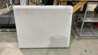 FOLD-UP PORTABLE TABLE