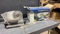 WARING PRO FOOD SLICER