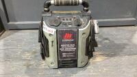 MOTOMASTER ELIMINATOR BOOSTER PACK W/ AIR COMPRESSOR