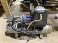 CAMPBELL HAUSFELD PROFESSIONAL AIR COMPRESSOR