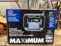MASTERCRAFT MAXIMUM 3-BLADE CUTTERHEAD THICKNESS PLANER