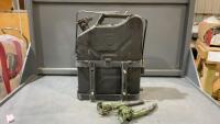 METAL FUEL CAN W/ (2) SPOUTS