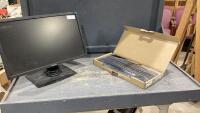 INSIGNIA MONITOR + LENOVA KEYBOARD
