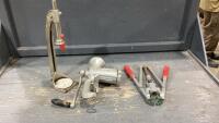 GRINDER, BOTTLE CORKERS
