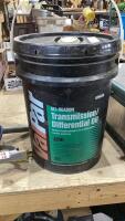 PAIL OF VAR-PAR ALL-SEASON TRANSMISSION/DIFFERENTIAL OIL