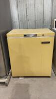 SMALL OLDER HOTPOINT CHEST FREEZER