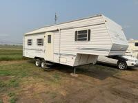 1999 Dutchman light camper fifth wheel - 26'