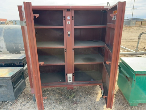 Rolling steel tool chest