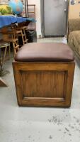 SQUARE ROLLING OTTOMAN W/ CUSHIONED TOP