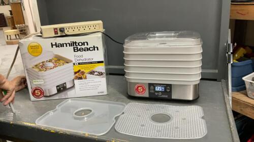 HAMILTON BEACH DIGITAL FOOD DEHYDRATOR W/ (5) TRAYS. - HAS FAN