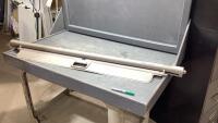 SUV RETRACTABLE CARGO COVER