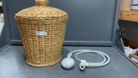 WICKER BASKET W/ LID & SHOWER ATTACHMENT