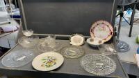 VINTAGE GLASSWARE & COLLECTIBLE PLATES