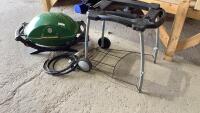 JOHN DEERE WEBER PORTABLE BBQ W/ FOLDING STAND