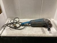 MAKITA CORDED ANGLE GRINDER