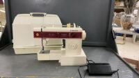 PORTABLE SINGER SEWING MACHINE