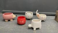 SMALL DECORATIVE POTTERY VASES