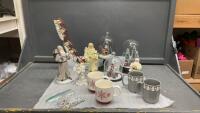 (2) SMALL BOXES CHRISTMAS DECOR - MUGS, RESIN ORNAMENTS, SANTA&rsquo;S, (3) CLOCHE&rsquo;S