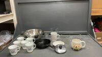 BOX W/ KITCHEN ITEMS - STAINLESS BOWL, CANNER RACK, SMALL LODGE CAST PAN, GLASS VASE, MUGSS