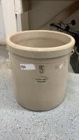 5 GAL MEDALTA REDCLIFF CROCK - CRACK THRU THE BOTTOM