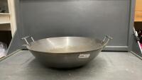 &ldquo;EASTMAN OUTDOORS&rdquo; LARGE STAINLESS WOK/PAELLA PAN