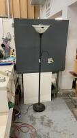 BLACK FLOOR LAMP W/ (2) LIGHTS