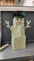 LIGHTED CUBED SNOWMAN