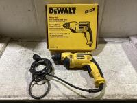 DEWALT 3/8" HEAVY DUTY CORDED VSR DRILL