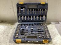MASTERCRAFT SAE & METRIC SOCKET SET