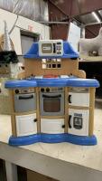 KIDS PLAY KITCHEN