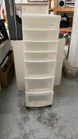 GRACIOUS LIVING 7-DRAWER PLASTIC ORGANIZER ON CASTORS