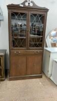 VINTAGE BG FURNITURE CO. CHINA CABINET