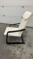 SPRINGBACK CHAIR W/ WHITE CUSHION