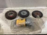 JCB OIL FILTER W/ (3) WIRE BRUSHES