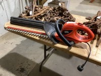 BLACK AND DECKER ELECTRIC HEDGEHOG