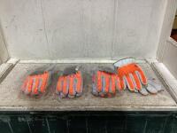 (4) PAIRS OF MIXED SIZED - STOUT GLOVES PLATINUM SERIES